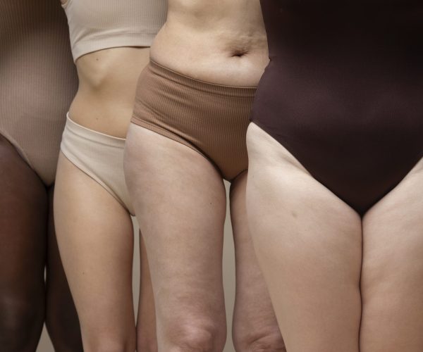 different-women-standing-together (6)